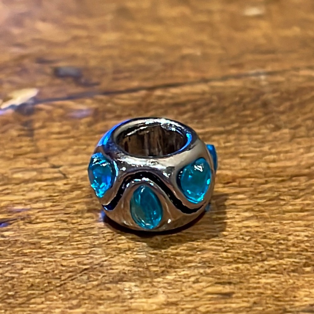 Brighton blue charm